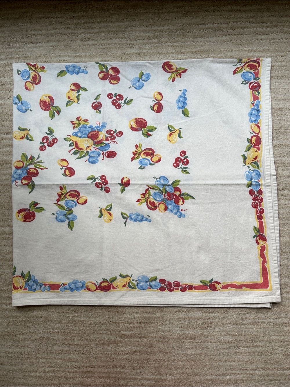 XOCHI Vintage Style Fruit Print White Cotton Table Cloth 48” x 54” Mid Century